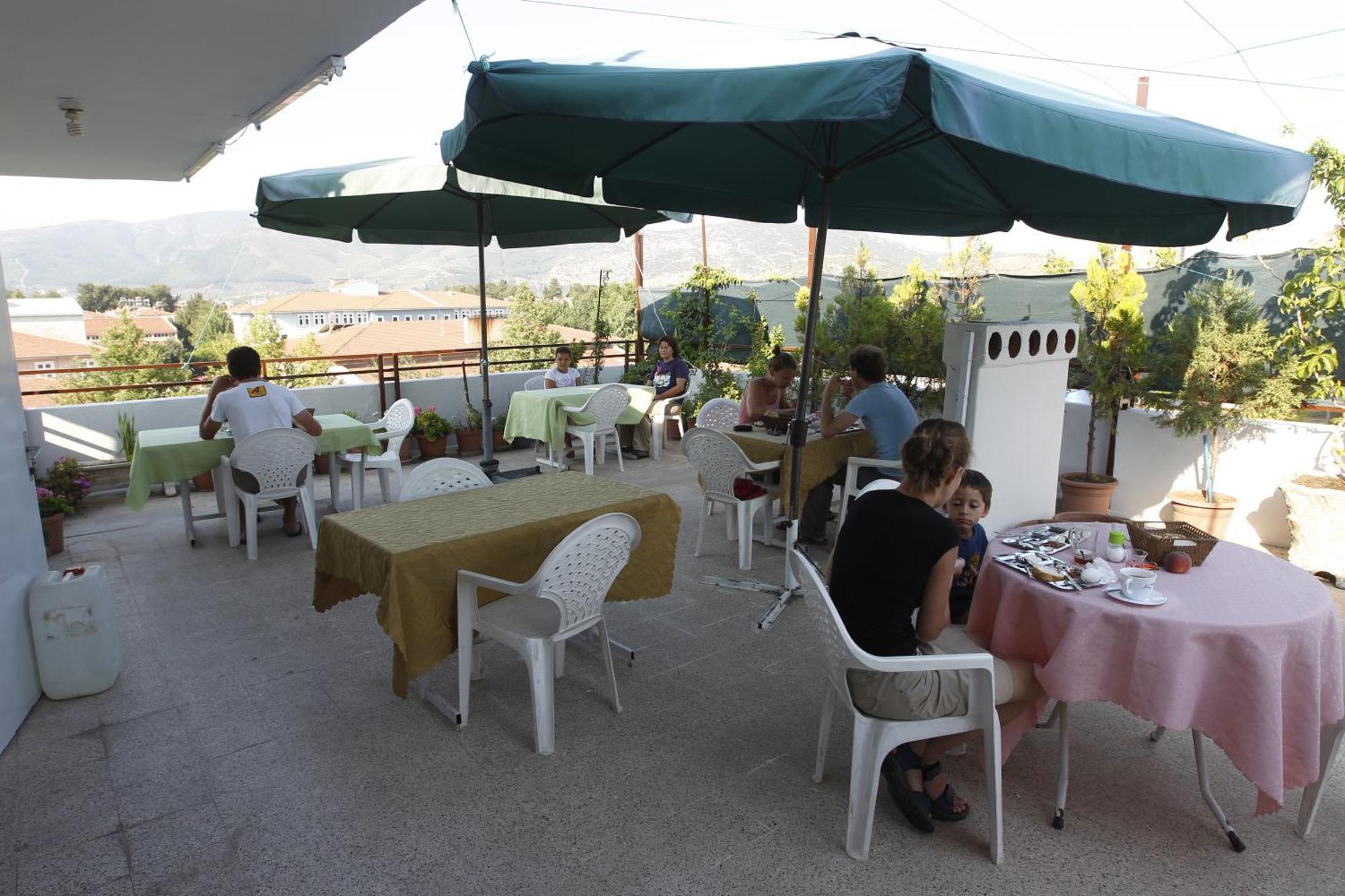 Vardar Pension Selçuk Exteriör bild